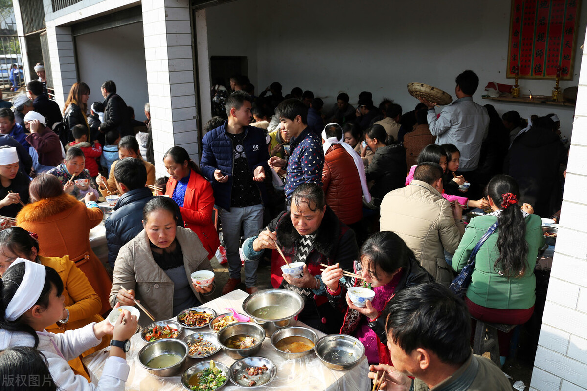 农村老人补贴哪里领(农村老人补贴怎么领)